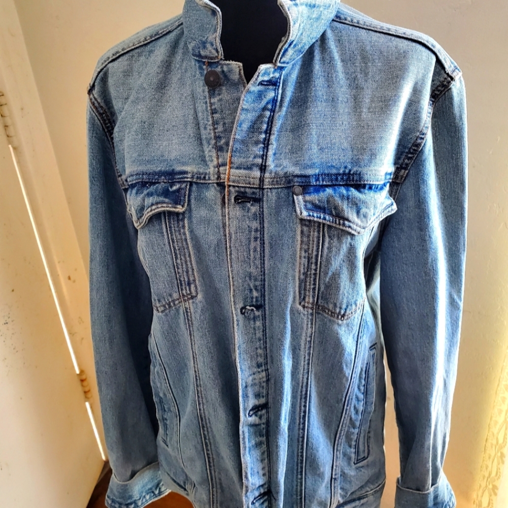H&M brand full length Jean jacket acid wash size m